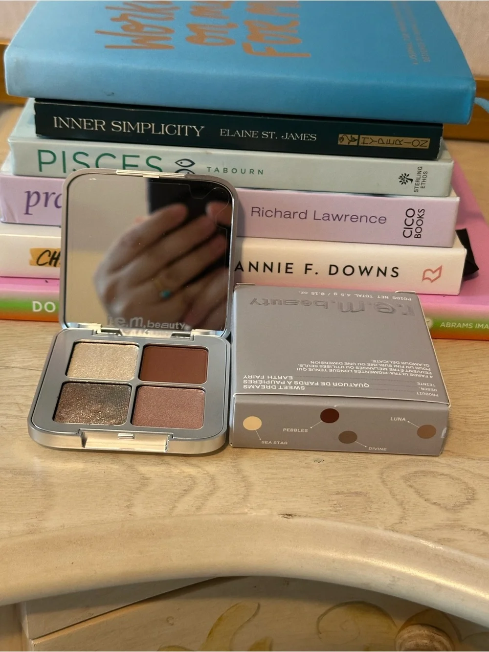 r-e-m beauty Sweet Dreams Eyeshadow Quad - Earth Fairy